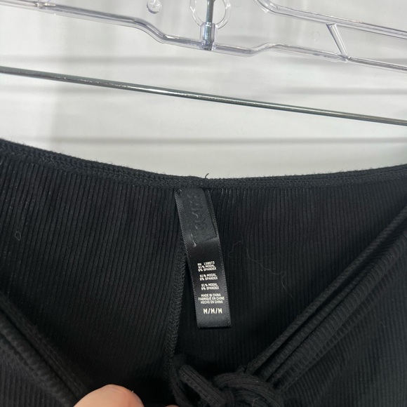 SKIMS Soft Lounge Ruched Pants in Soot - Picture 4 of 6